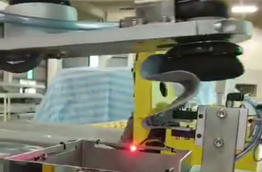 苏州开云网页版(中国)有限公司-六轴机器人自动更换打磨片